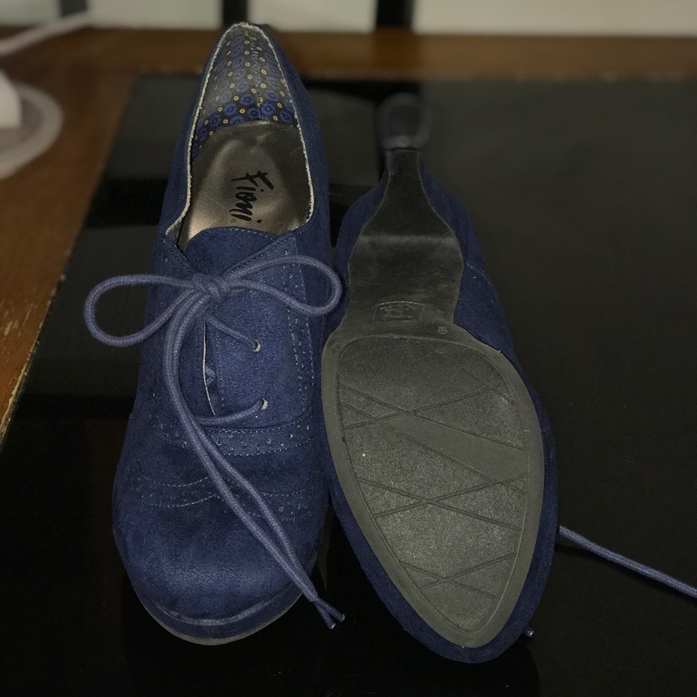 Heels - Picture 2 of 2